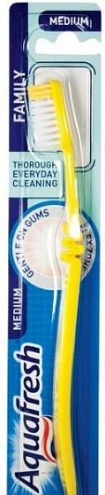 Зубная щетка AQUAFRESH Family средняя